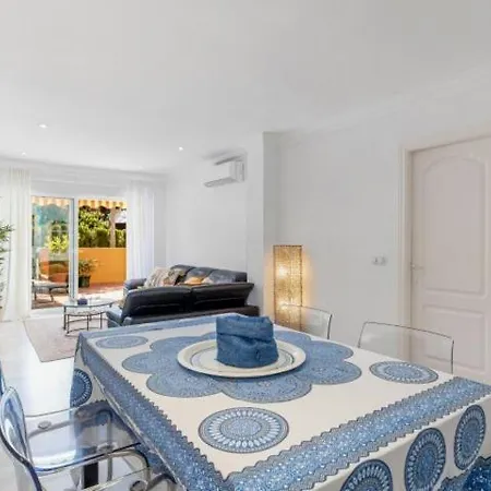3bedr Ap - 1min Walk To The - Park Elviria - Apartment